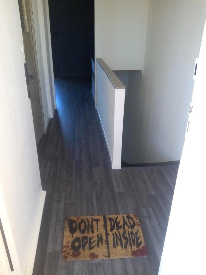 Appartement En Duplex Au 3Ieme Etage Sans Ascenseur Hyères Екстериор снимка